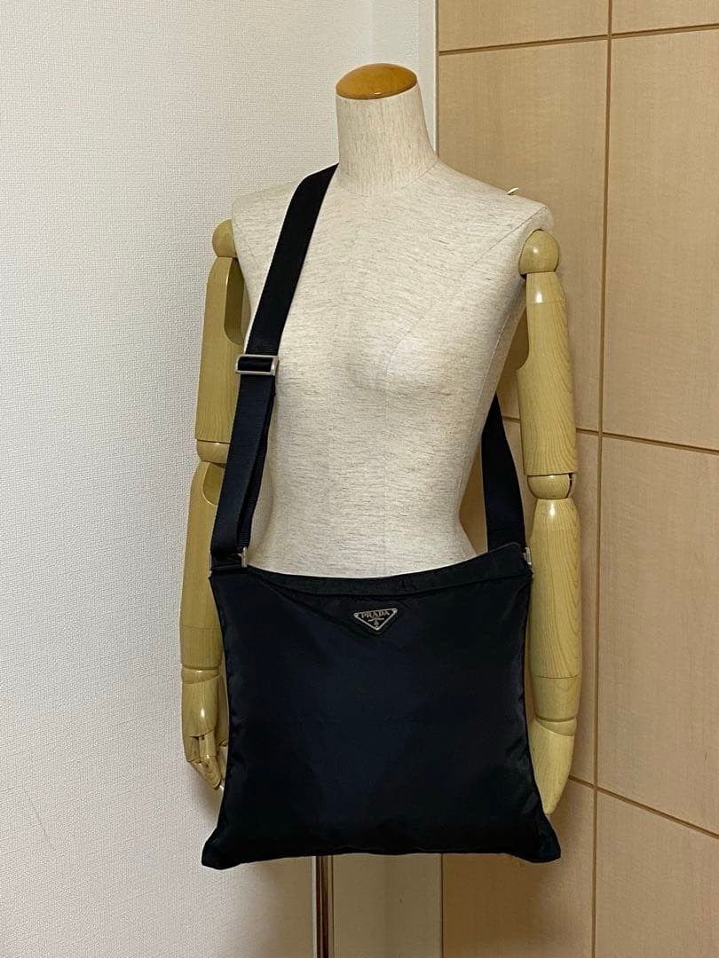 mimo@プロフ必読♡PRADA プラダテスート　ショルダーバッグブラック