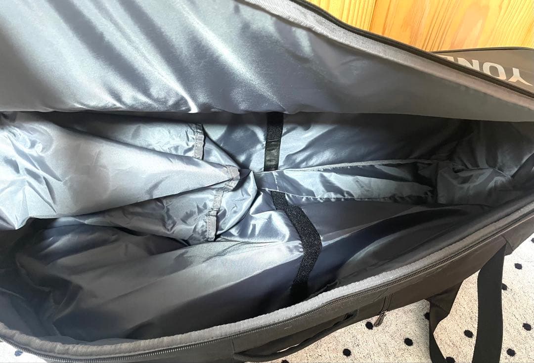 【美品】YONEX バドミントンバッグ バドミントンラケットケース付き ブラック