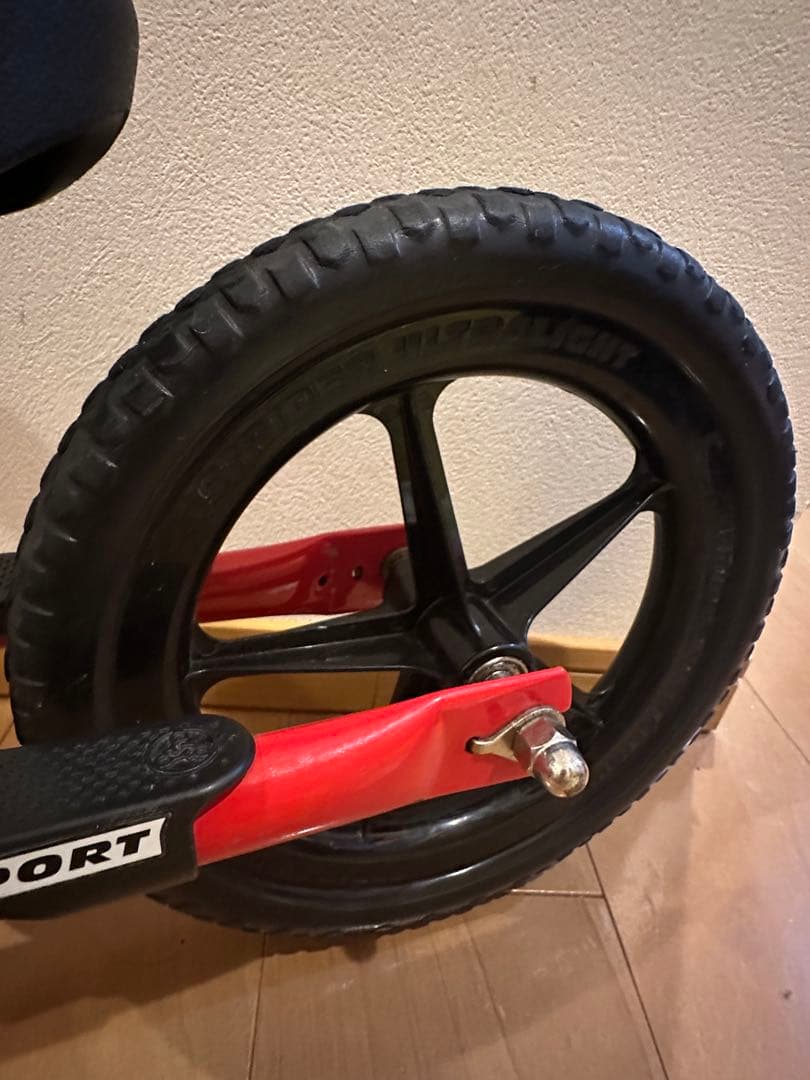 美品　STRIDER ストライダー　12インチ　赤