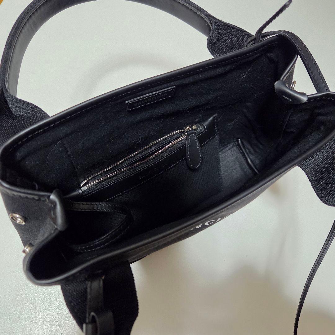 BALENCIAGA ブラック ショルダーバッグ