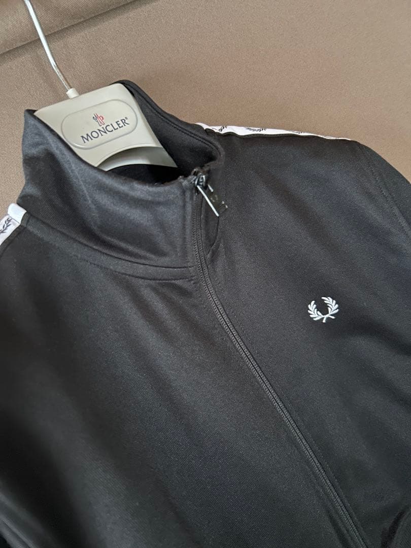美品　FRED PERRY Cropped Taped Track Jacket