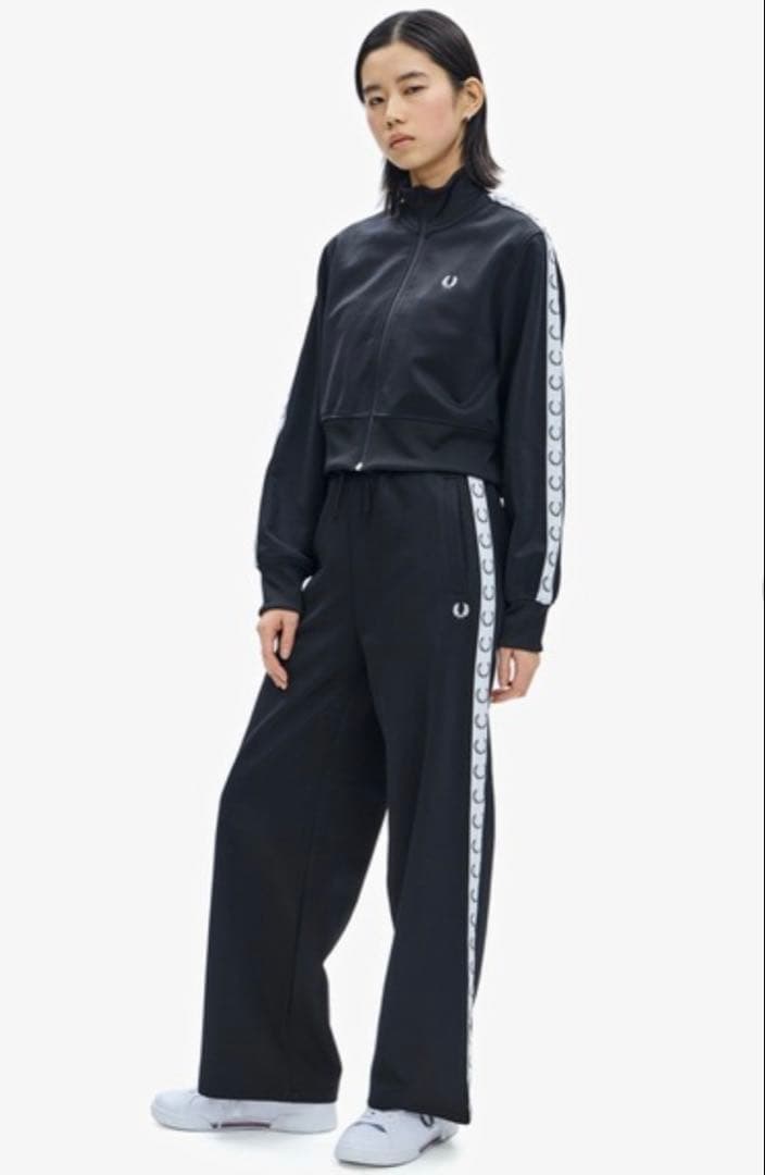 美品　FRED PERRY Cropped Taped Track Jacket