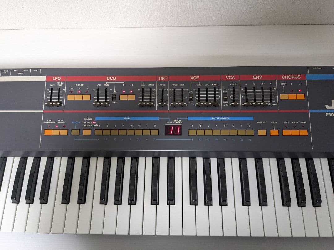 Roland JUNO-106 アナログシンセサイザー ビンテージ