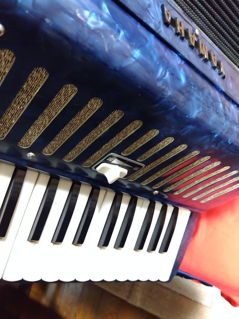 【整備済懐しい音色】Yamaha テナー アコーディオン T-32 32鍵