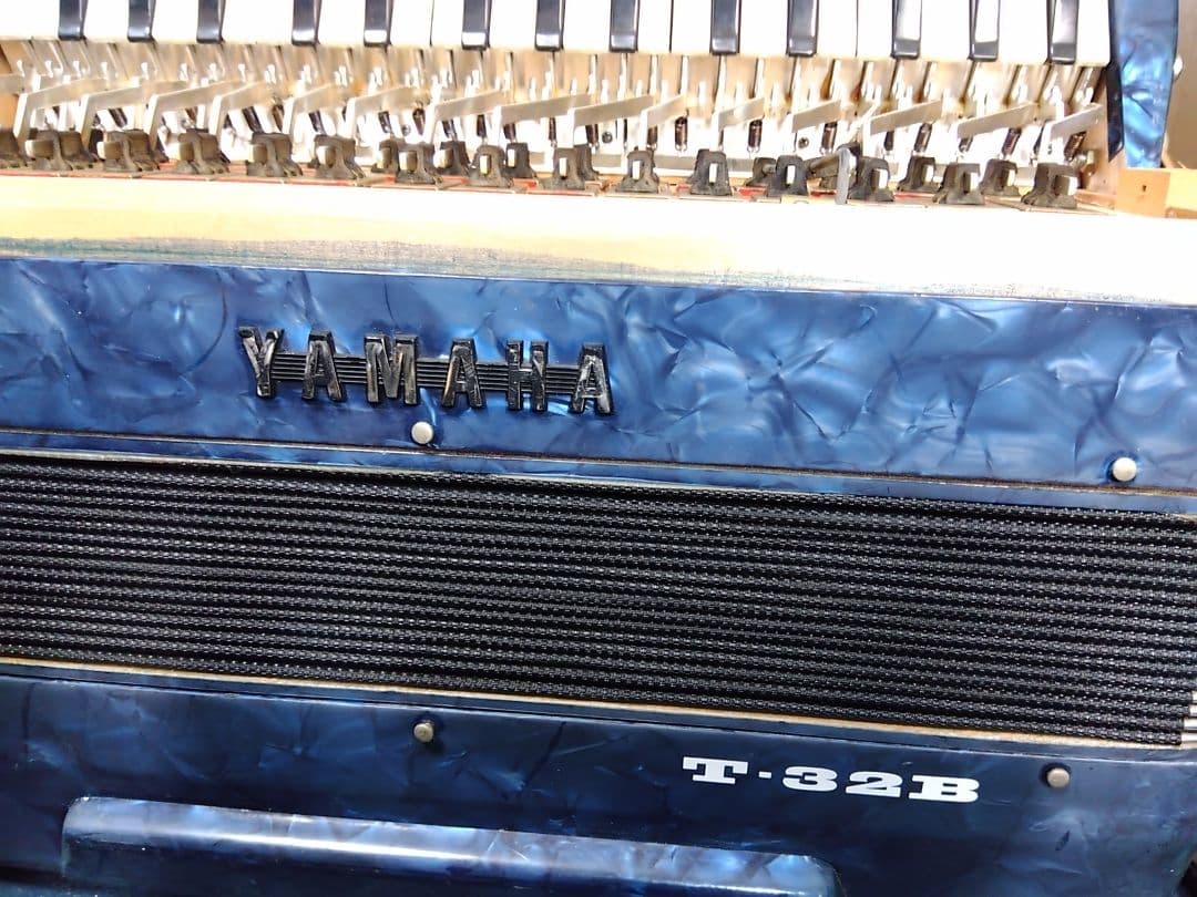 【整備済懐しい音色】Yamaha テナー アコーディオン T-32 32鍵