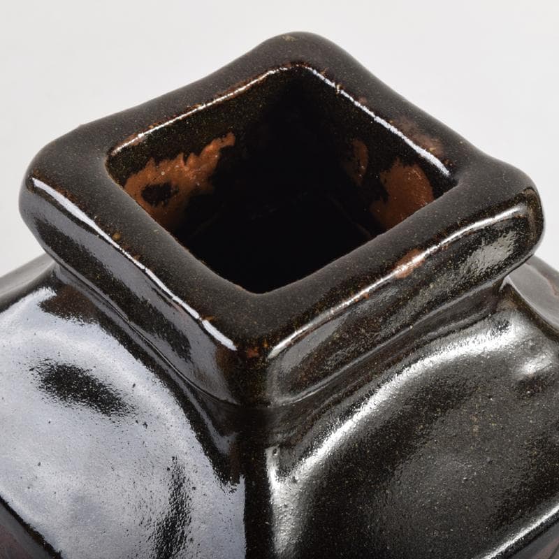 いしちゃん　濱田庄司作　益子焼　鉄釉　四方花生　共布共箱　M　R8832B