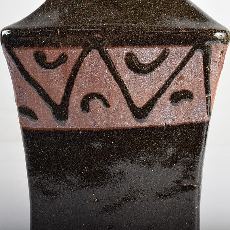 いしちゃん　濱田庄司作　益子焼　鉄釉　四方花生　共布共箱　M　R8832B