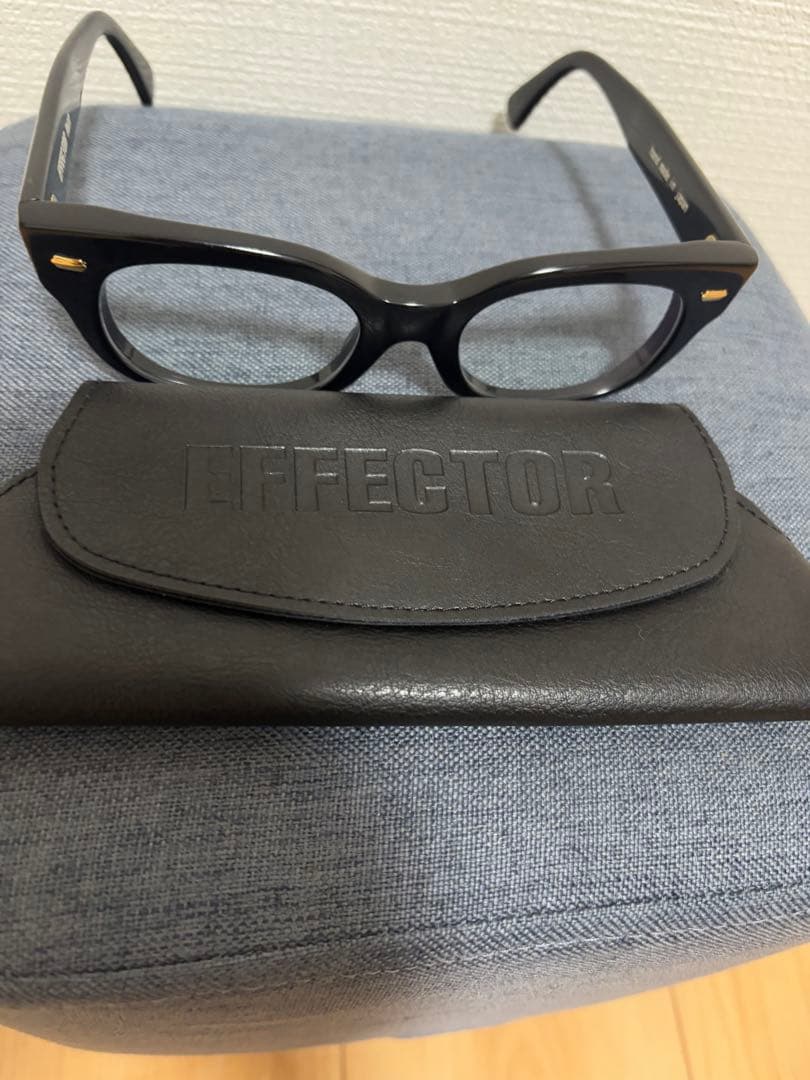 EFFECTOR エフェクター　ファズ　黒×金　ケース付き！