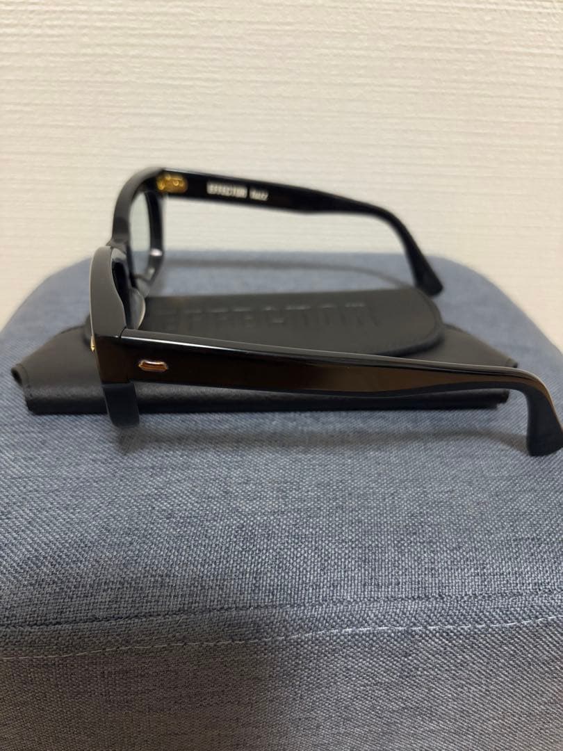 EFFECTOR エフェクター　ファズ　黒×金　ケース付き！