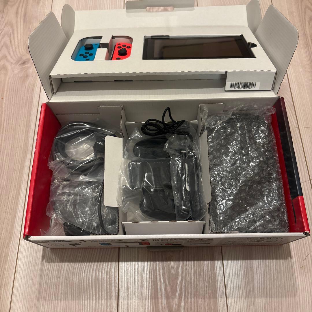 Nintendo Switch [ネオンブルー/ネオンレッド]