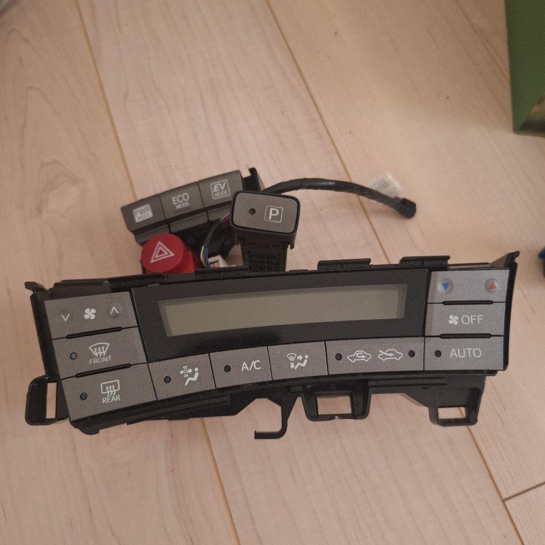 プリウス30エアコンパネル スイッチ 後期 液晶反転 LED打ち替え