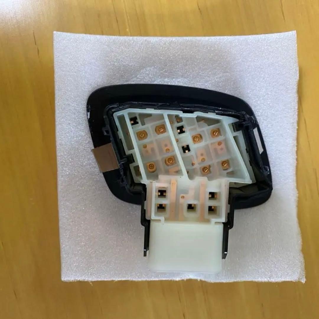 グラージオ クラウン 220系 ナビシートスイッチ ASSY ピアノブラック