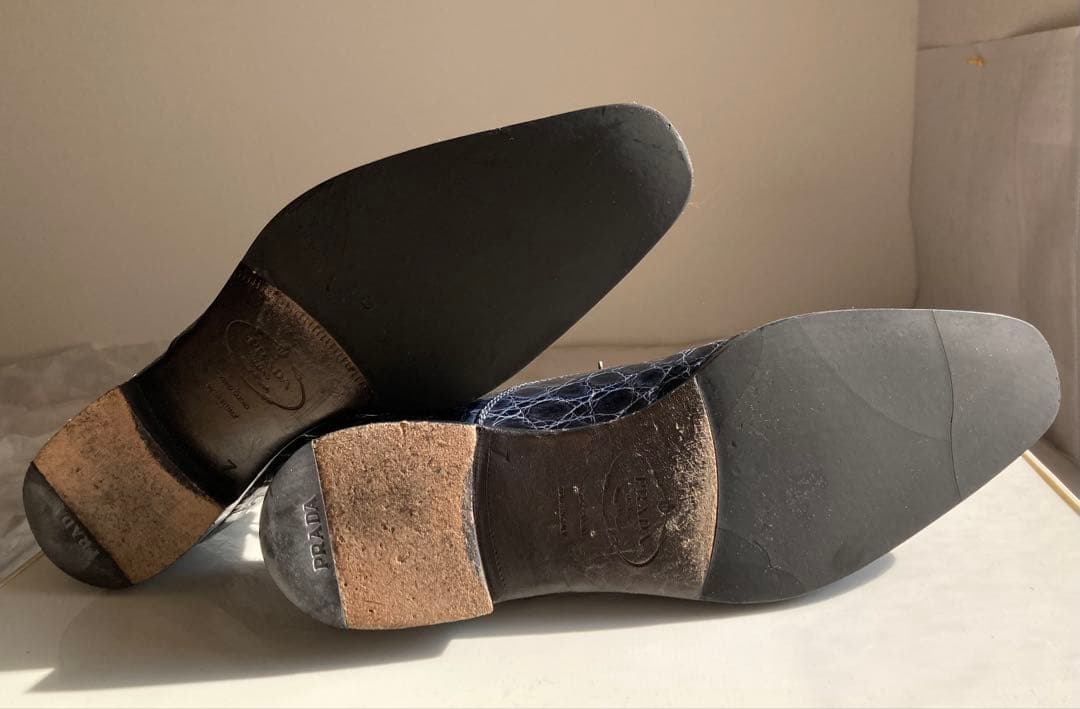 プラダ　クロコシューズ