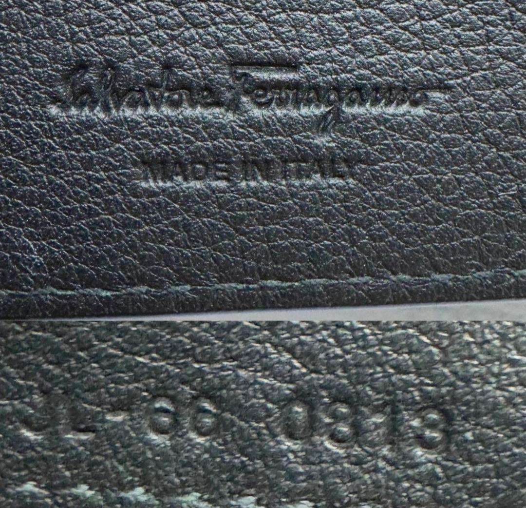 ⭐️激レア・極美品⭐️サルヴァトーレフェラガモ 二つ折り財布⭐エンボス⭐ブラック