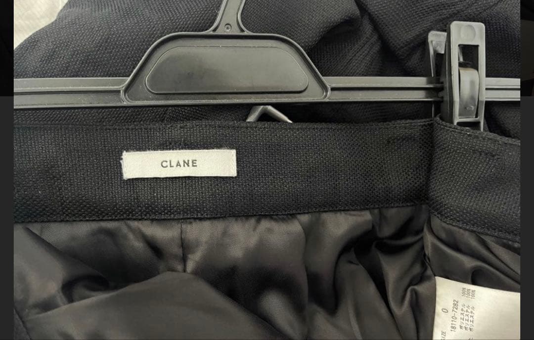 CLANE ブラック PADDED SHORT PANTS