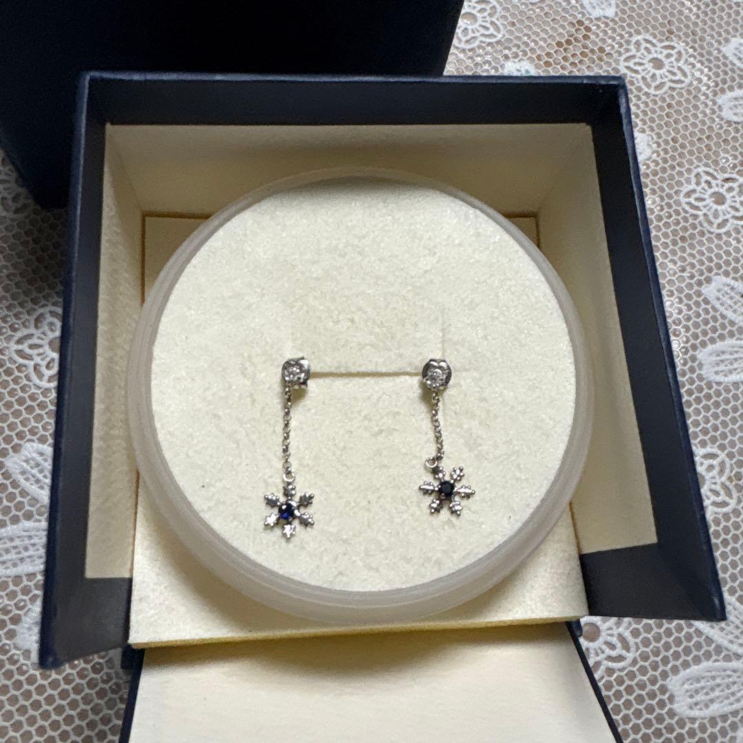 4°C スノードロップ サファイアピアス 14金 ホワイトゴールド