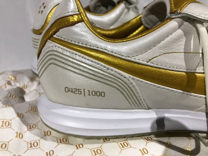 NIKE ナイキ　フットサルシューズ　ロナウジーニョ R10