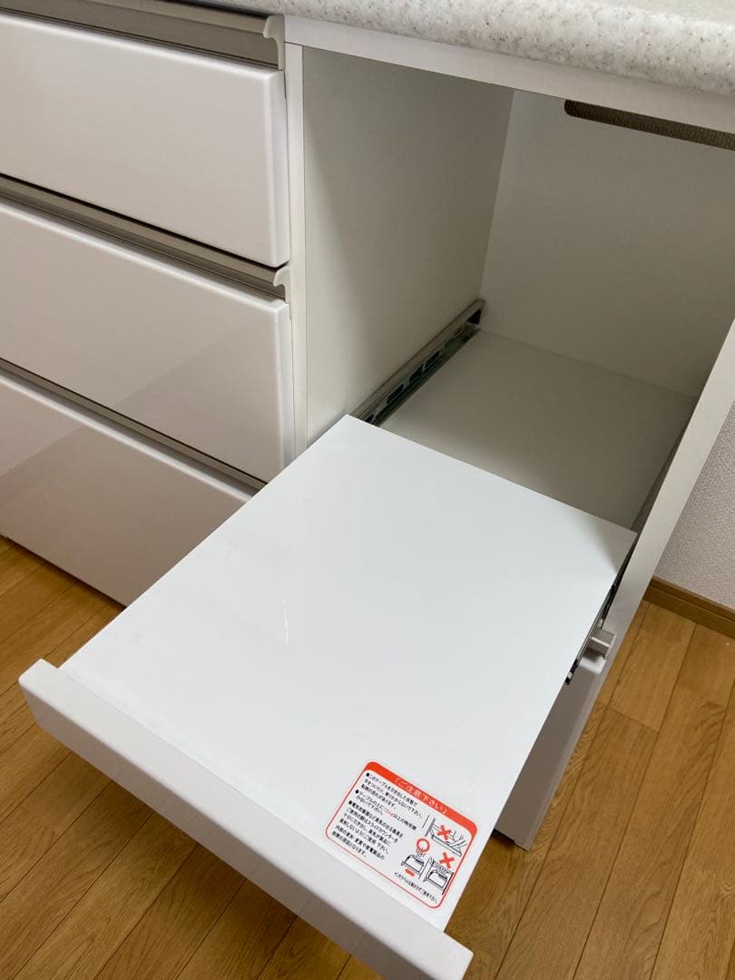 ニトリ／キッチンボードアルミナ2 100KBWH ￼￼スライド式扉 収納力抜群