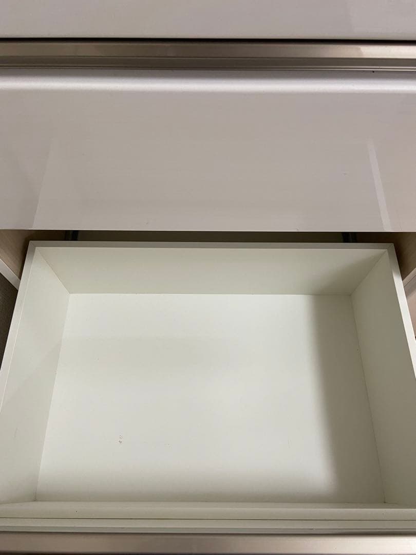 ニトリ／キッチンボードアルミナ2 100KBWH ￼￼スライド式扉 収納力抜群