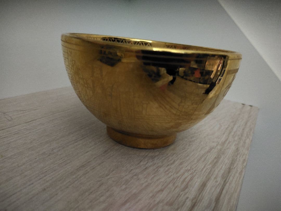 すき家の金のどんぶり