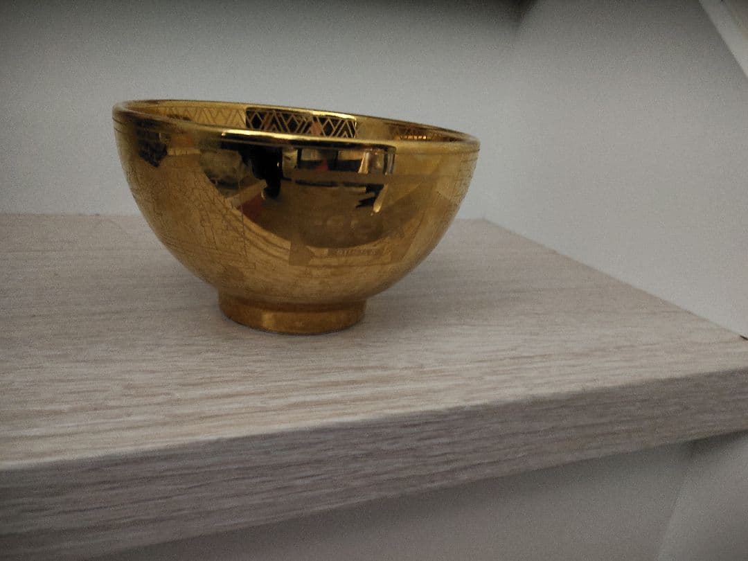 すき家の金のどんぶり