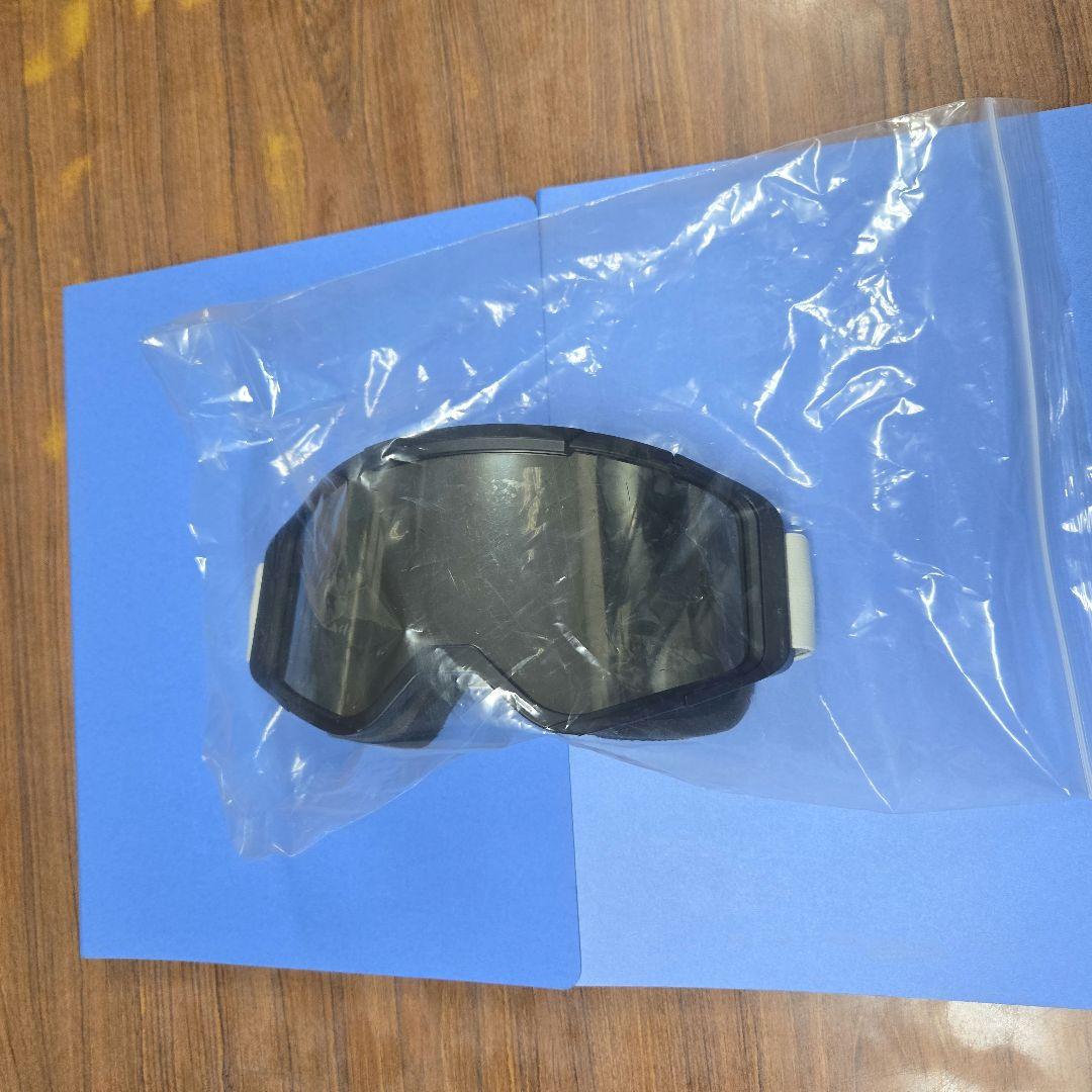 スポーツゴーグル