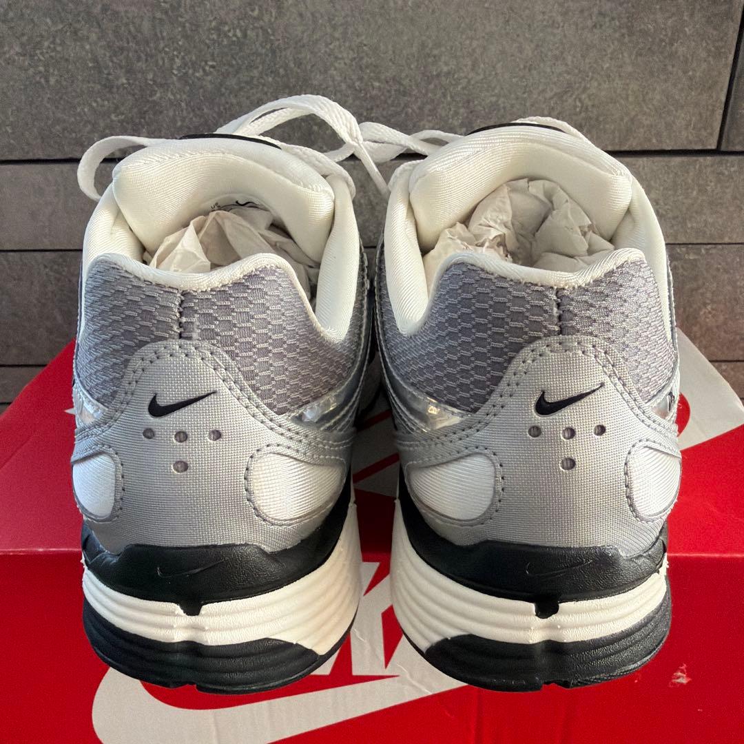 NIKE P6000 メタリックシルバー/ホワイト スニーカー 24.5㎝