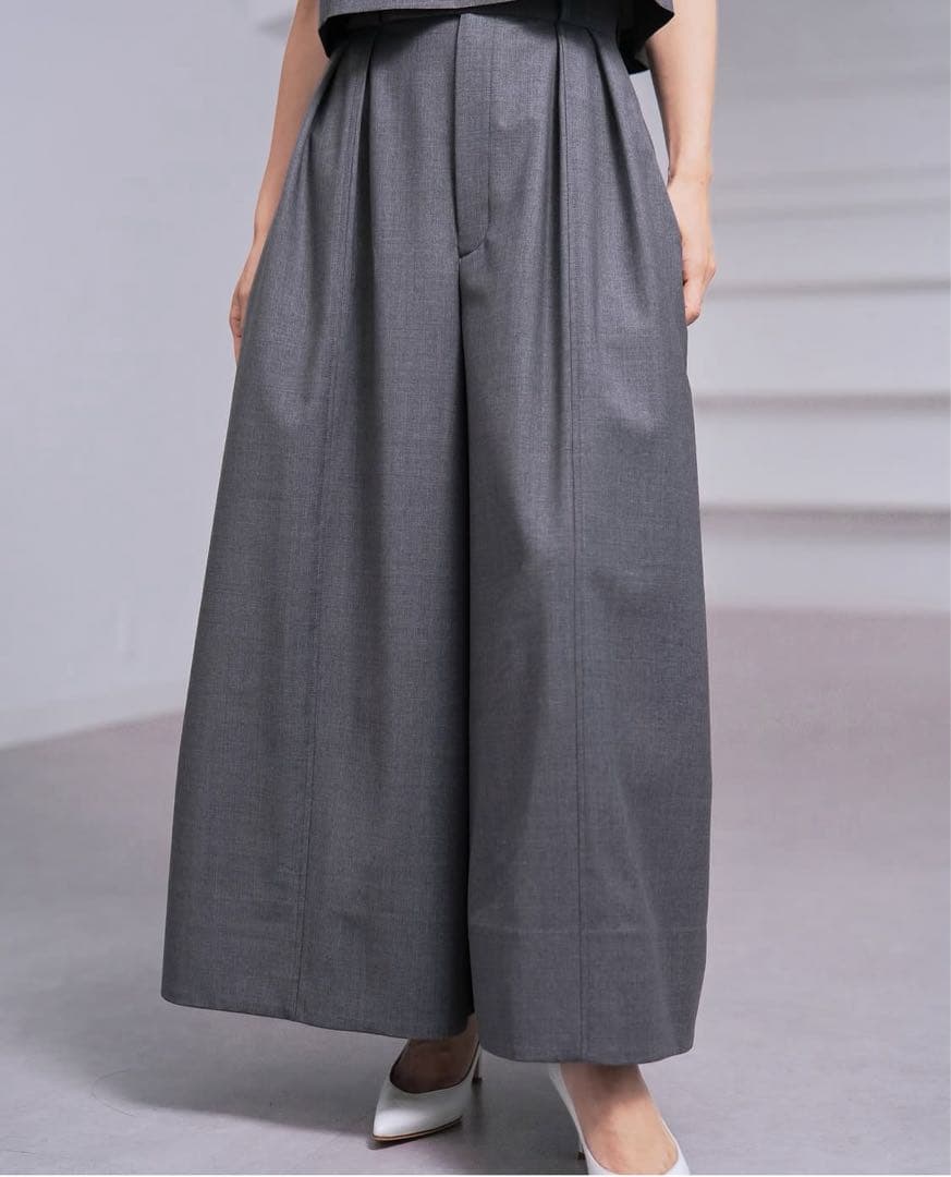 SHE TOKYO Fredグレー ワイドパンツ プリーツ入り