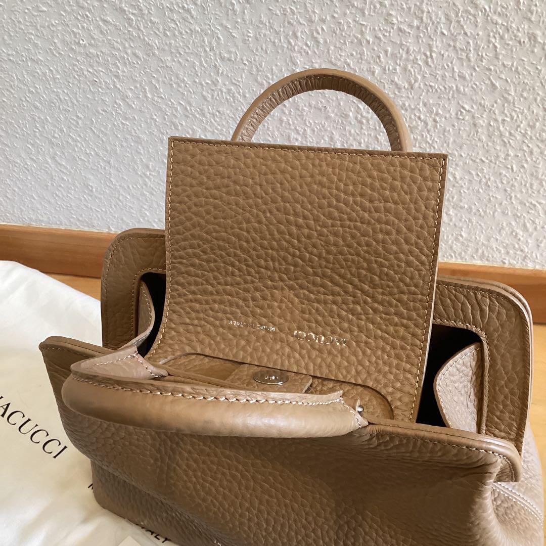 IACUCCI ベージュ レザー ハンドバッグ　ご検討商品