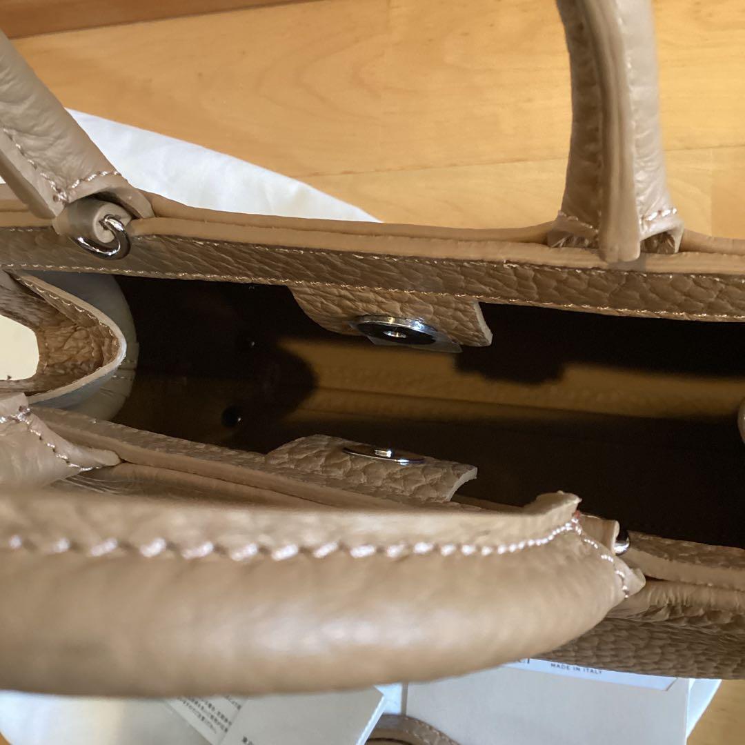 IACUCCI ベージュ レザー ハンドバッグ　ご検討商品