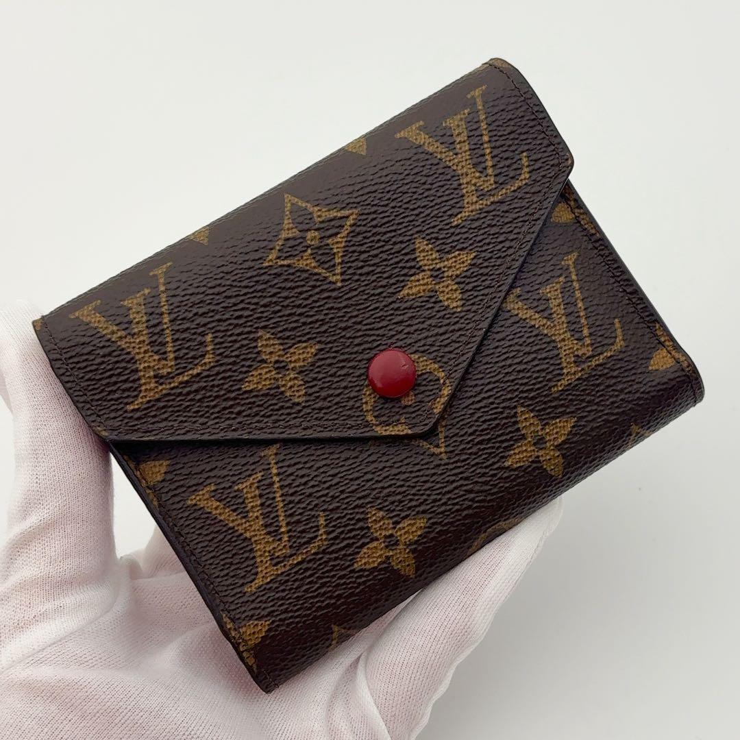 【型崩れ少ない】ルイヴィトン モノグラム ヴィクトリーヌ フューシャ 三つ折り