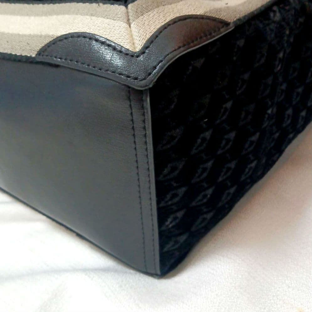 ANYA HINDMARCH トートバッグ