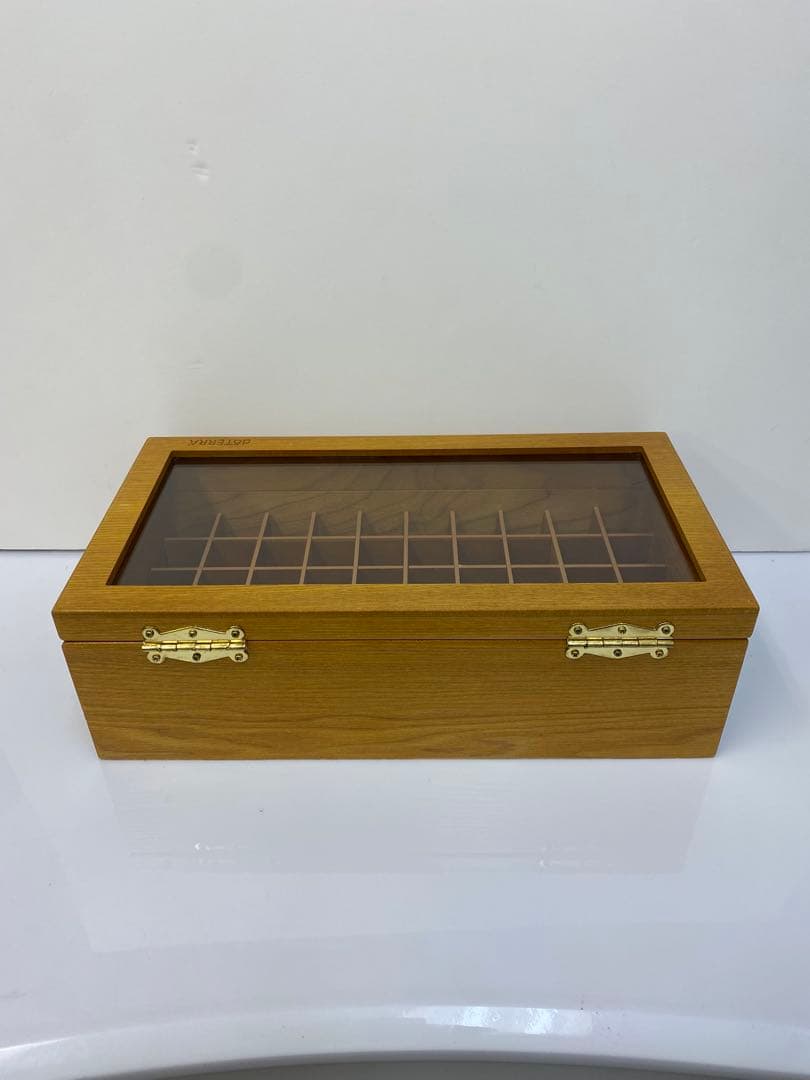 doTERRA 木製ガラス蓋付き エッセンシャルオイル瓶50本収納 ボックス