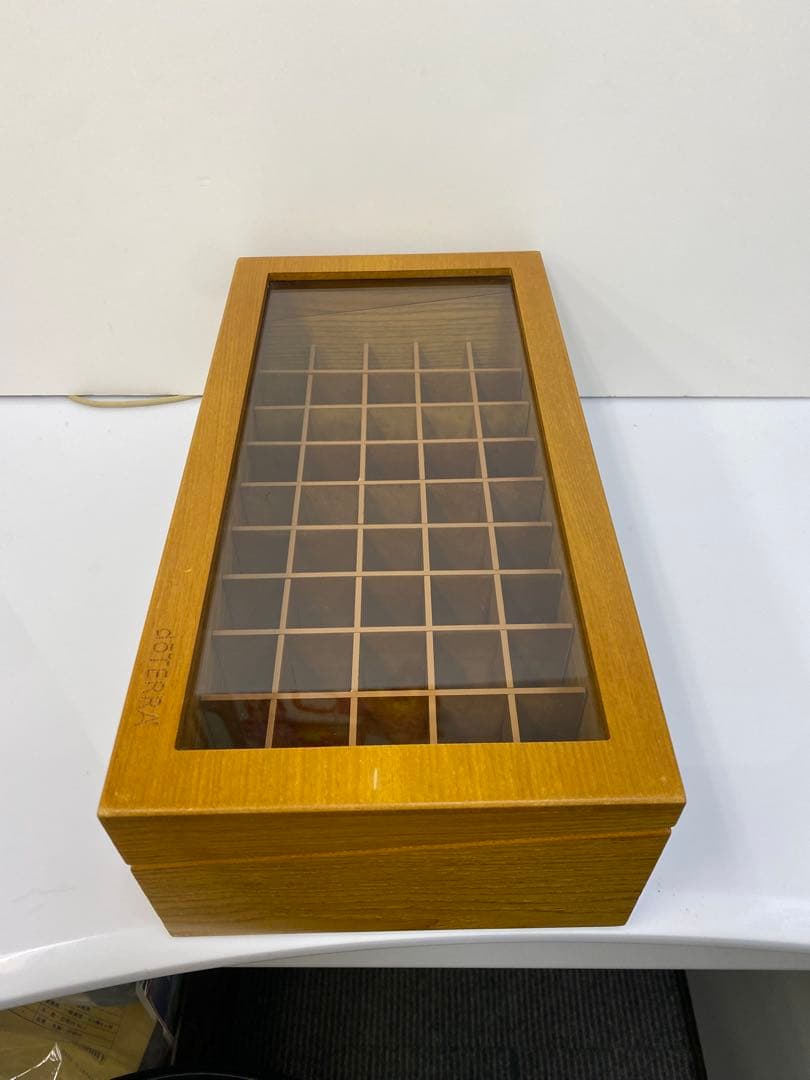 doTERRA 木製ガラス蓋付き エッセンシャルオイル瓶50本収納 ボックス