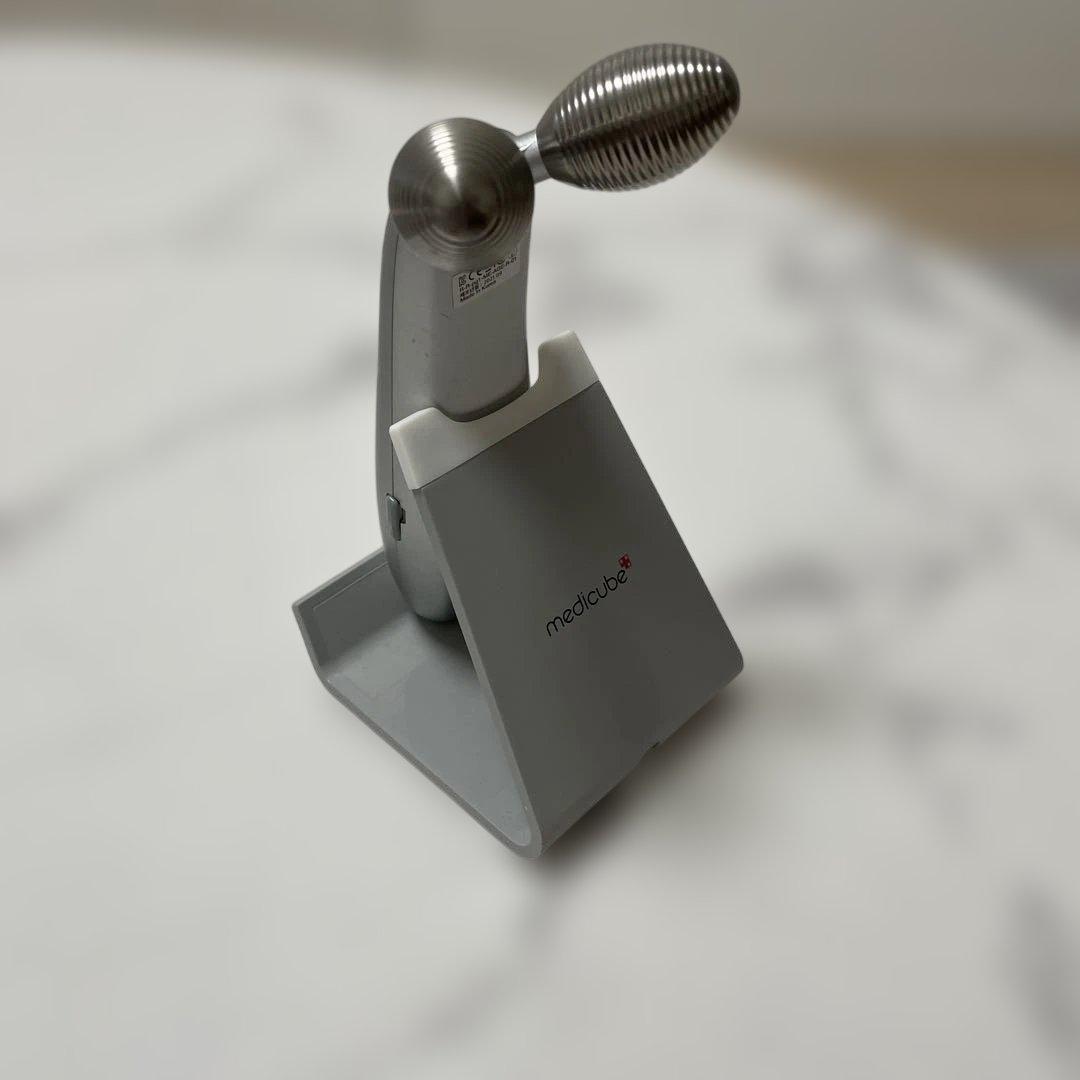 メディキューブ EMS美顔器ダーマショットME-AGE-R-01