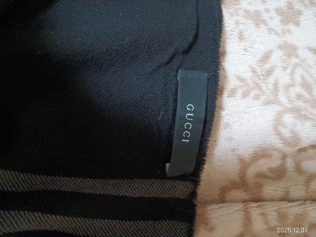 GUCCI　リバーシブルマフラー GGパターンユニセックス　イタリア製