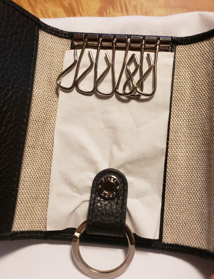 新品・未使用！JIMMY CHOO ブラックレザー キーケース 星型スタッズ付き