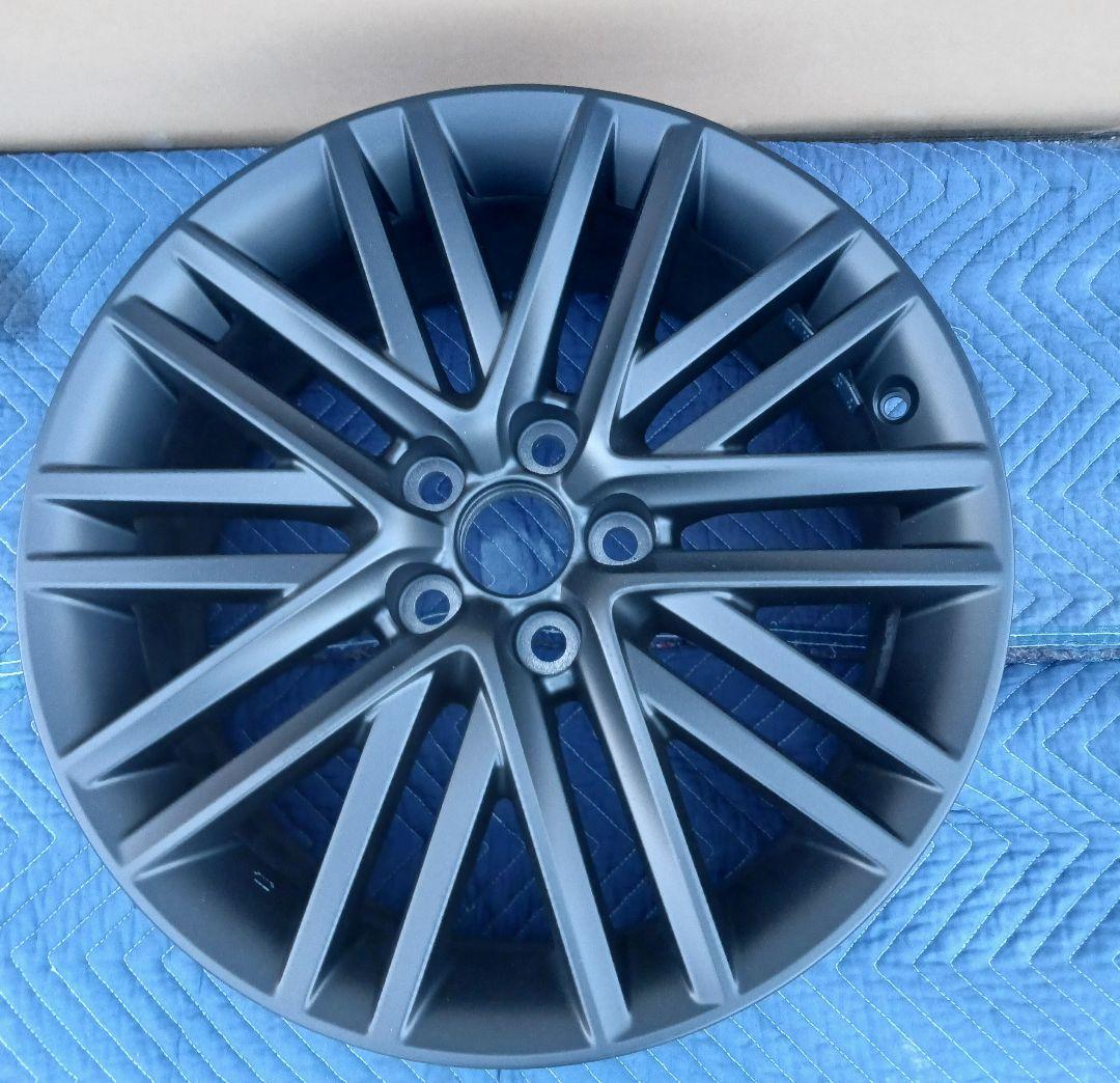 令和4年式AZSH20トヨタクラウン純正アルミホイル艶消しブラック仕様中古美品