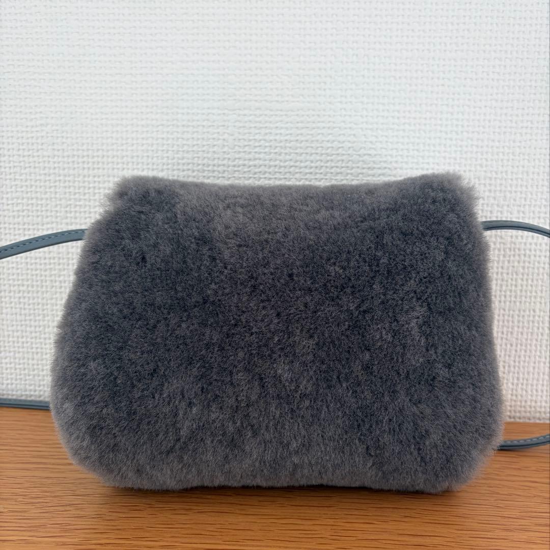 UGG アグ　ショルダーバッグ　グレー　美品