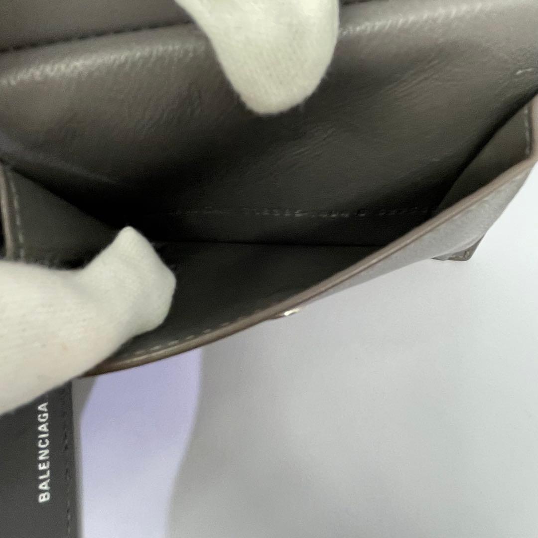 ♡良品 BALENCIAGA 二つ折り 財布　BB ロゴ　エンボス モノグラム