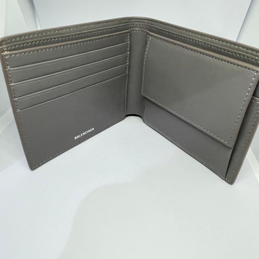 ♡良品 BALENCIAGA 二つ折り 財布　BB ロゴ　エンボス モノグラム