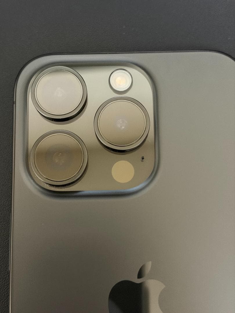 iPhone 15 Pro 128GBブラックチタニウム SIMフリー 動作良好