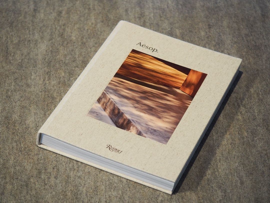 Aesop ハードカバー　洋書　本