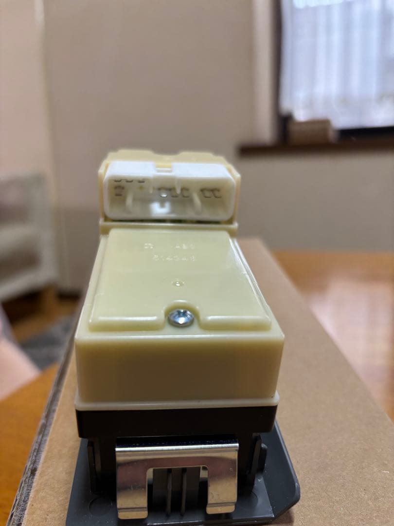 三菱ふそう 24V パワーウィンドウコントローラー MK420548