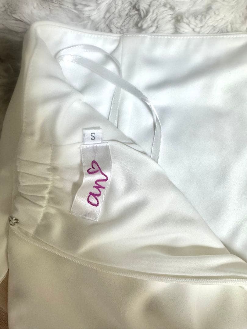 U*）様 n*a様 白ドレス