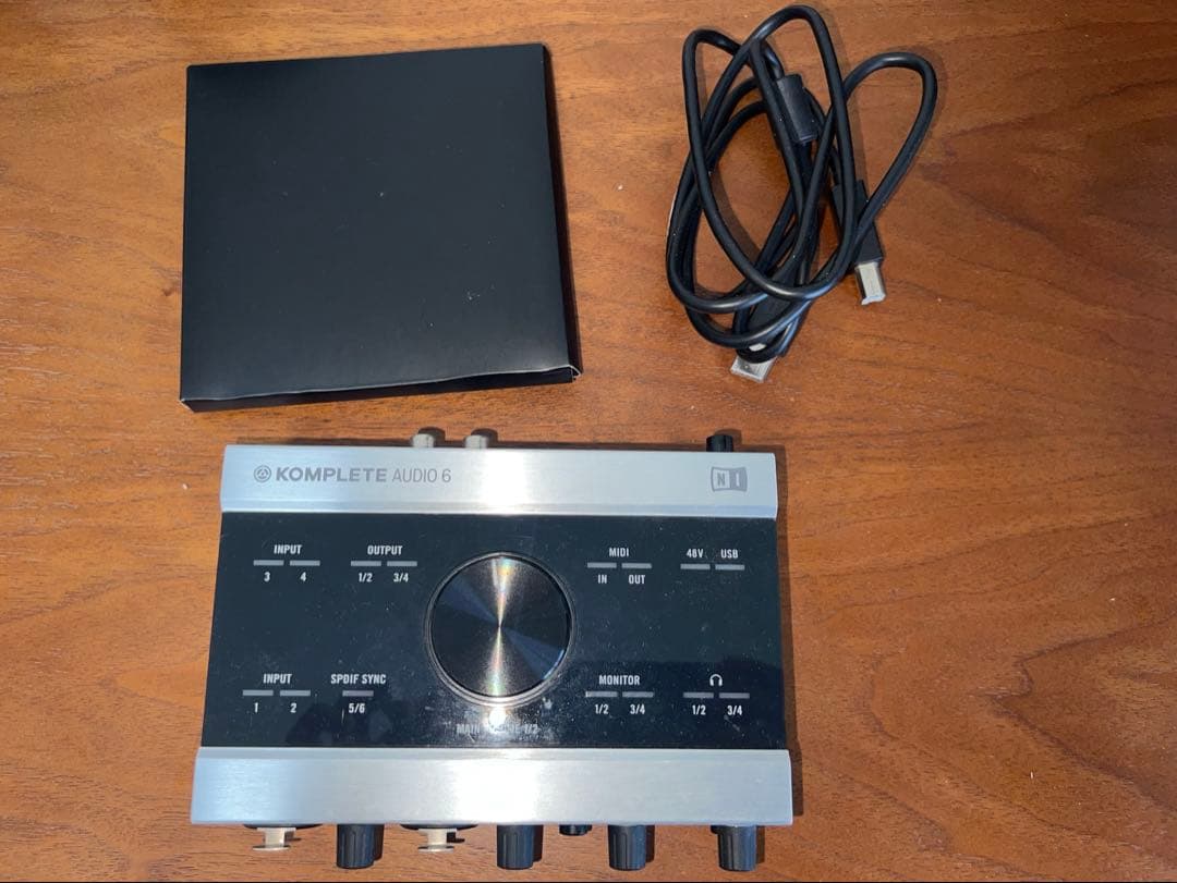 KOMPLETE AUDIO 6 オーディオインターフェース