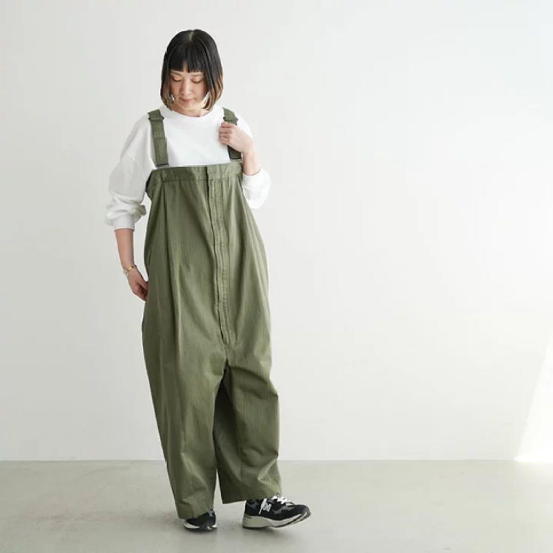 美品　FIRMUM スーピマヘリンボーンツイルサカナヤパンツ　カーキ　サロペット