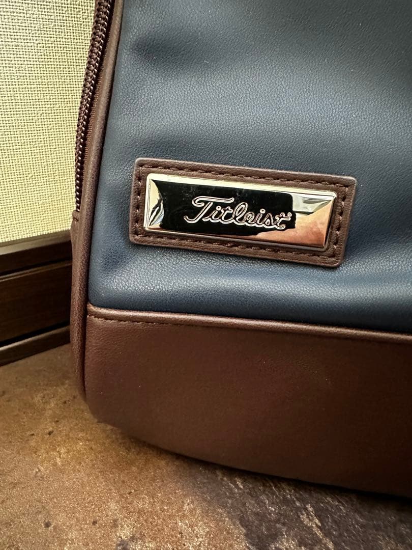 新品未使用✨　タイトリスト　クラシックボディーバッグ　ネイビー