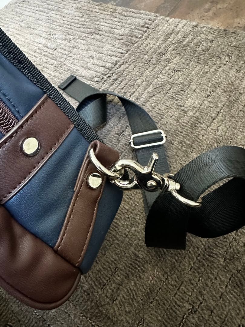 新品未使用✨　タイトリスト　クラシックボディーバッグ　ネイビー