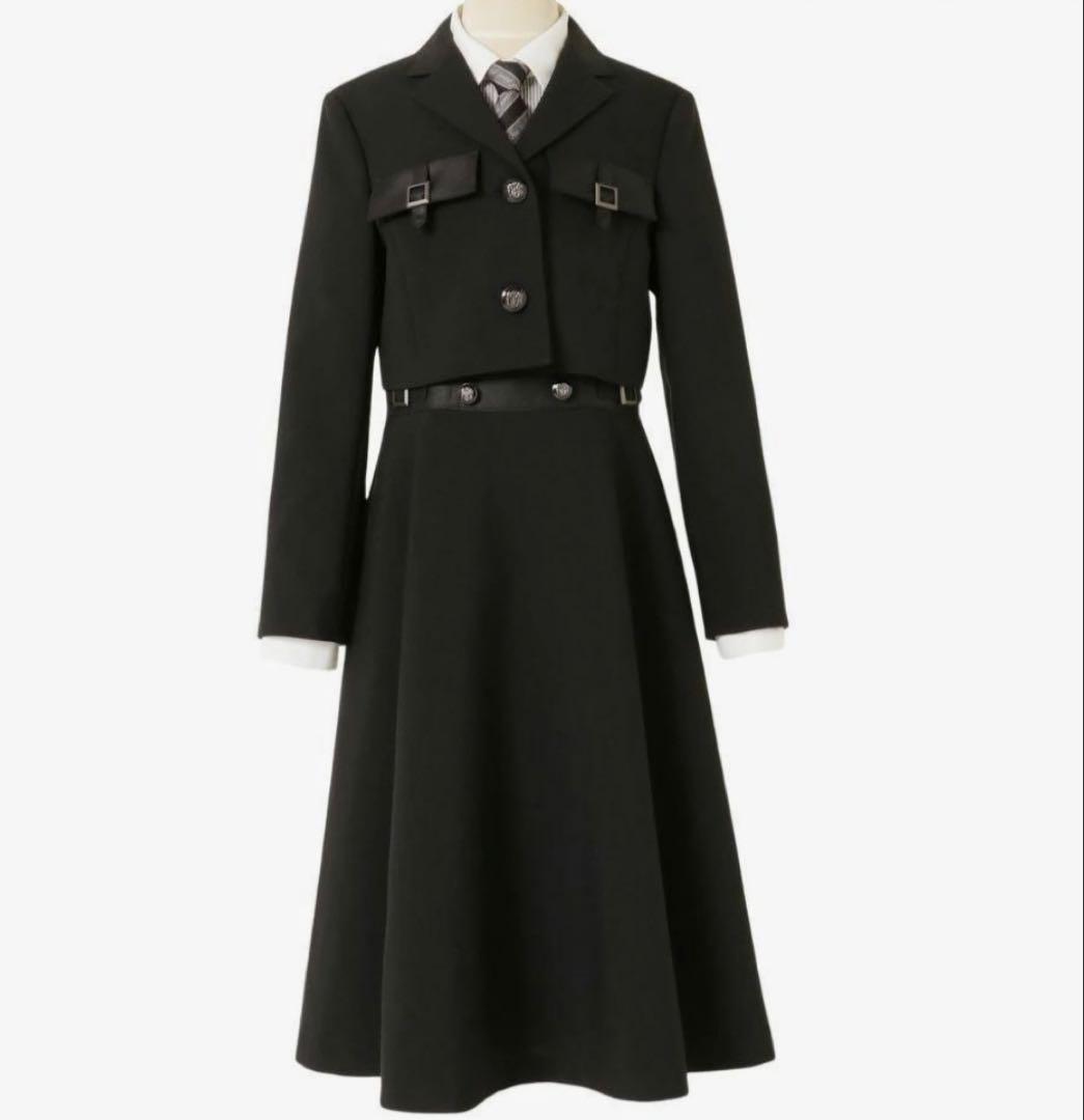 黒のコートスタイルドレス